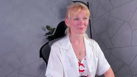 Julie Lucasss online show from May 12, 2026, 9:28 am