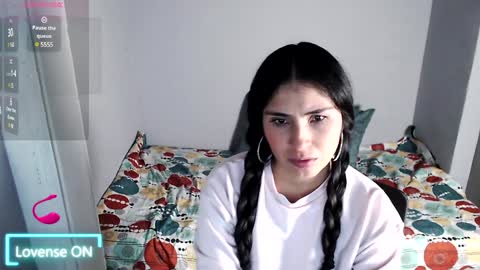 Snapshot of julieta4 chatting on December 18, 2024, 1:26 am Julieta4 online show from December 18, 2024, 1:26 am