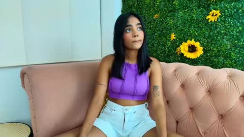 Snapshot of julieta_aguilar chatting on December 1, 2024, 7:25 pm Juli online show from December 1, 2024, 7:25 pm