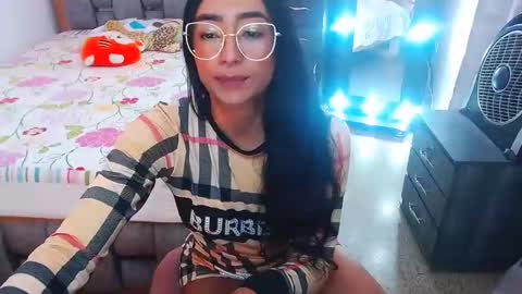 julieta art1 online show from February 9, 2025, 8:02 pm