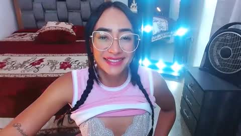 julieta art1 online show from February 20, 2025, 10:04 pm