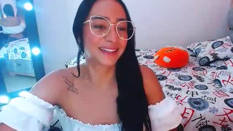 julieta art1 online show from September 28, 2025, 9:20 pm