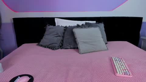 Julieta  online show from December 1, 2025, 11:59 am