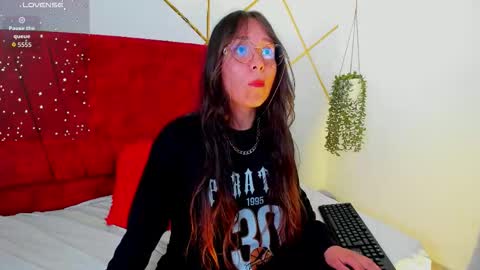 julieta_lein online show from January 12, 2026, 9:09 pm