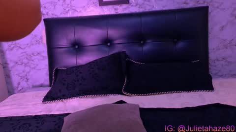 Julietahazze online show from March 29, 2026, 4:23 am