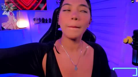 Snapshot of julietariverss chatting on November 15, 2025, 8:00 am Julieta online show from November 15, 2025, 8:00 am