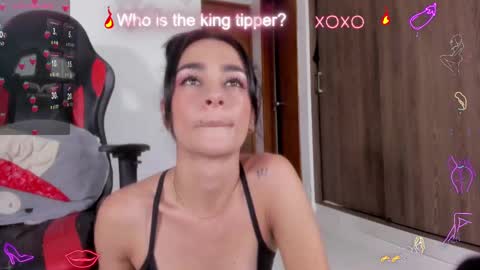 Snapshot of julietaserafelle chatting on January 15, 2025, 2:49 am serafelle online show from January 15, 2025, 2:49 am