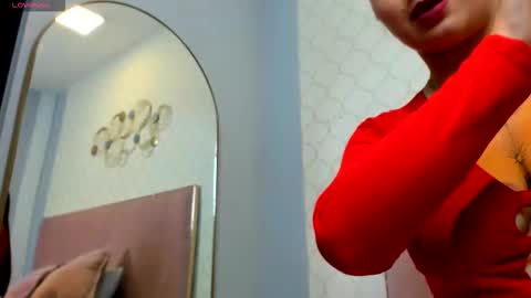 Snapshot of juliethcruz chatting on February 4, 2026, 8:14 pm online show from February 4, 2026, 8:14 pm