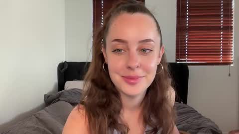 Snapshot of julietmills chatting on October 15, 2025, 8:20 pm Juliet online show from October 15, 2025, 8:20 pm