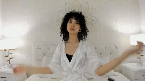 julietta    online show from April 16, 2026, 12:06 pm