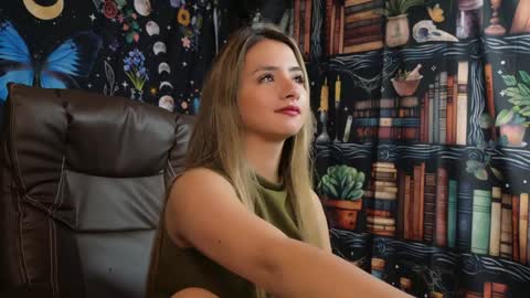 Julietta Jackson online show from December 12, 2024, 7:48 pm