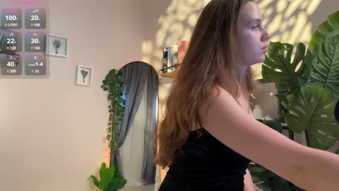 Snapshot of juliette_junson chatting on January 7, 2025, 7:06 pm Julie online show from January 7, 2025, 7:06 pm