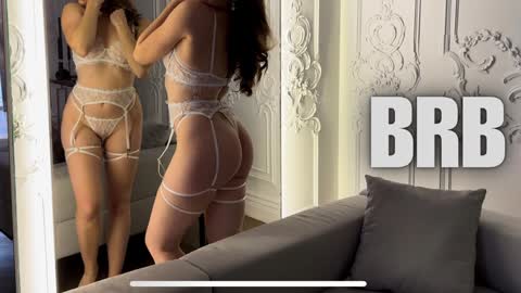 Snapshot of juliette_junson chatting on January 18, 2025, 7:04 pm Julie online show from January 18, 2025, 7:04 pm