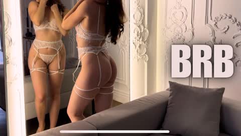 Snapshot of juliette_junson chatting on March 1, 2025, 4:00 pm Julie online show from March 1, 2025, 4:00 pm