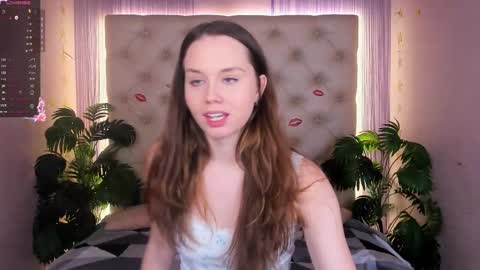 Snapshot of juliette_junson chatting on March 6, 2025, 8:30 am Julie online show from March 6, 2025, 8:30 am