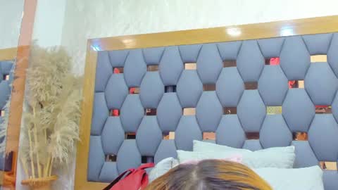 Snapshot of juliette_pretty_ chatting on June 19, 2026, 7:06 pm juliette_pretty_ online show from June 19, 2026, 7:06 pm