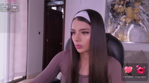Snapshot of juliettemoreaux chatting on June 5, 2026, 8:03 pm Juliette Moreau online show from June 5, 2026, 8:03 pm