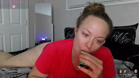 Juli Monroe online show from October 14, 2025, 3:40 am