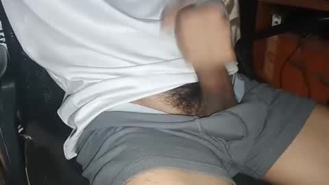 julioxxx24 online show from January 7, 2026, 4:48 am