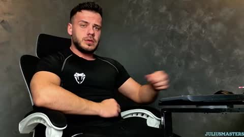 JULiUS   online show from March 4, 2026, 6:14 pm