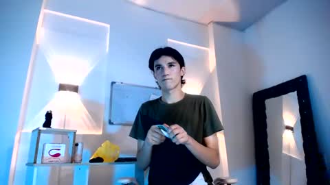 jullian online show from July 27, 2026, 7:32 pm