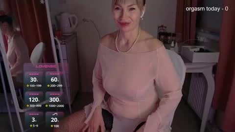 Julia online show from February 4, 2025, 5:21 am