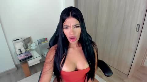 july_correa online show from September 28, 2025, 8:58 pm