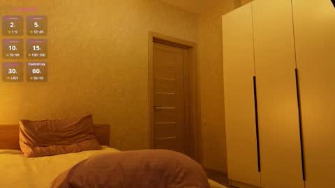 Hloya online show from December 2, 2025, 5:30 pm