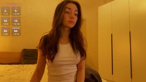 Hloya online show from December 5, 2025, 6:15 pm