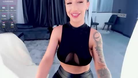 julya online show from January 17, 2025, 8:33 pm