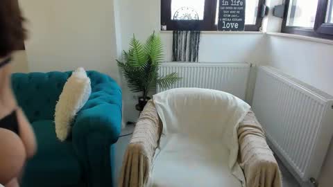 Julya online show from February 10, 2026, 8:51 am