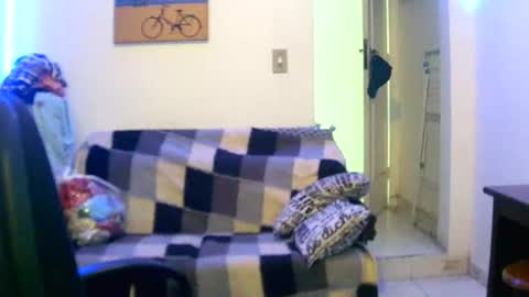 Mia online show from October 12, 2025, 3:38 am