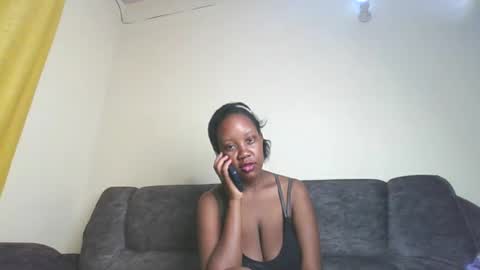 Snapshot of junebeiby chatting on February 22, 2026, 9:19 am queen online show from February 22, 2026, 9:19 am