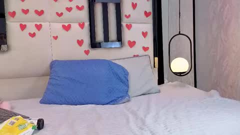 junecollins online show from February 14, 2026, 9:33 pm