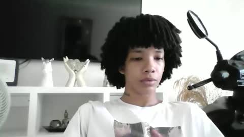 Snapshot of junior_thegoldenboy chatting on May 17, 2026, 4:14 pm junior_thegoldenboy online show from May 17, 2026, 4:14 pm