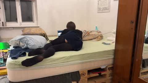 Snapshot of juralen chatting on April 5, 2026, 12:30 am juralen online show from April 5, 2026, 12:30 am