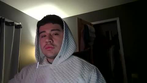 Snapshot of jus02 chatting on December 2, 2025, 4:35 pm jus02 online show from December 2, 2025, 4:35 pm