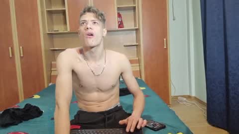 Snapshot of just_alexx12 chatting on December 19, 2024, 7:18 pm just_alexx12 online show from December 19, 2024, 7:18 pm