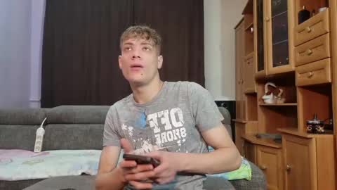 Snapshot of just_alexx12 chatting on December 23, 2024, 8:44 am just_alexx12 online show from December 23, 2024, 8:44 am