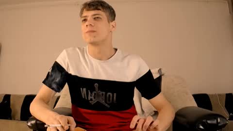 Snapshot of just_alexx12 chatting on February 16, 2025, 1:58 am just_alexx12 online show from February 16, 2025, 1:58 am