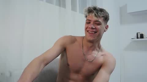 Snapshot of just_alexx12 chatting on October 20, 2025, 5:13 pm just_alexx12 online show from October 20, 2025, 5:13 pm