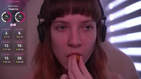 Snapshot of just_busking chatting on October 27, 2025, 8:18 am Julia online show from October 27, 2025, 8:18 am