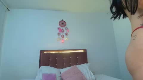 Snapshot of just_isa chatting on December 4, 2025, 4:16 pm Isa y Luci online show from December 4, 2025, 4:16 pm