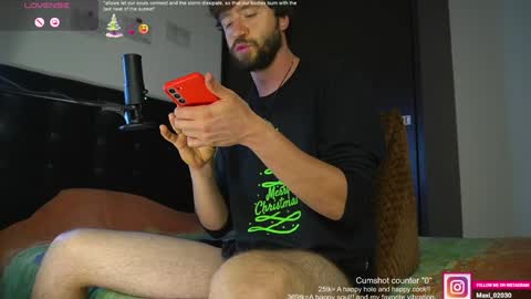 Snapshot of just_your_dreamboy chatting on January 6, 2025, 11:42 pm Maxi online show from January 6, 2025, 11:42 pm