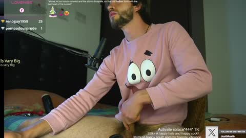 Snapshot of just_your_dreamboy chatting on February 9, 2025, 1:44 am Maxi online show from February 9, 2025, 1:44 am