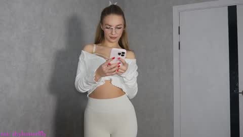 Jenny  Welcome3 online show from January 9, 2026, 9:01 am