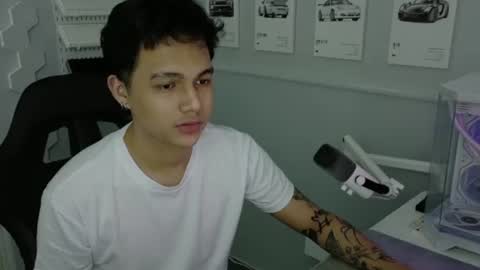 Snapshot of justagamerxxx chatting on July 5, 2026, 10:17 pm Rhys online show from July 5, 2026, 10:17 pm
