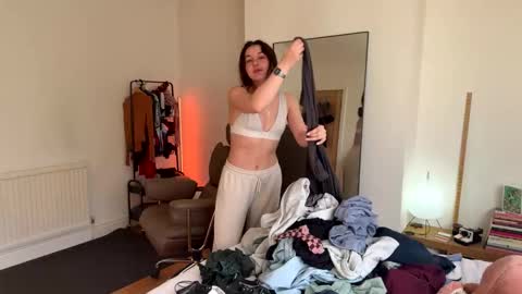 Billie  B  William online show from April 13, 2026, 8:31 am