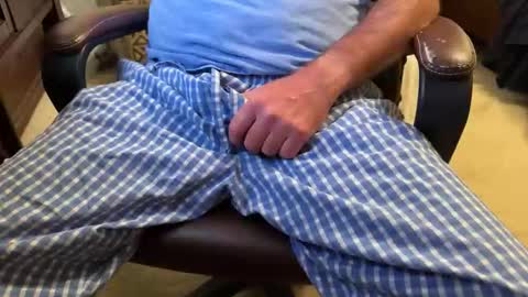 Snapshot of justcammin76 chatting on November 7, 2025, 12:32 am justcammin76 online show from November 7, 2025, 12:32 am