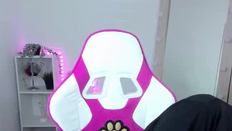 JUSTIN online show from October 18, 2025, 9:32 am